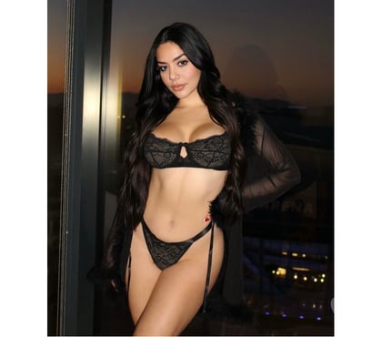 Escorts and Massages Warrington Town Centre Warrington - Photos for SURREAL LORENA🔥PARTY BRAZILIAN😈THE BEST GIRL