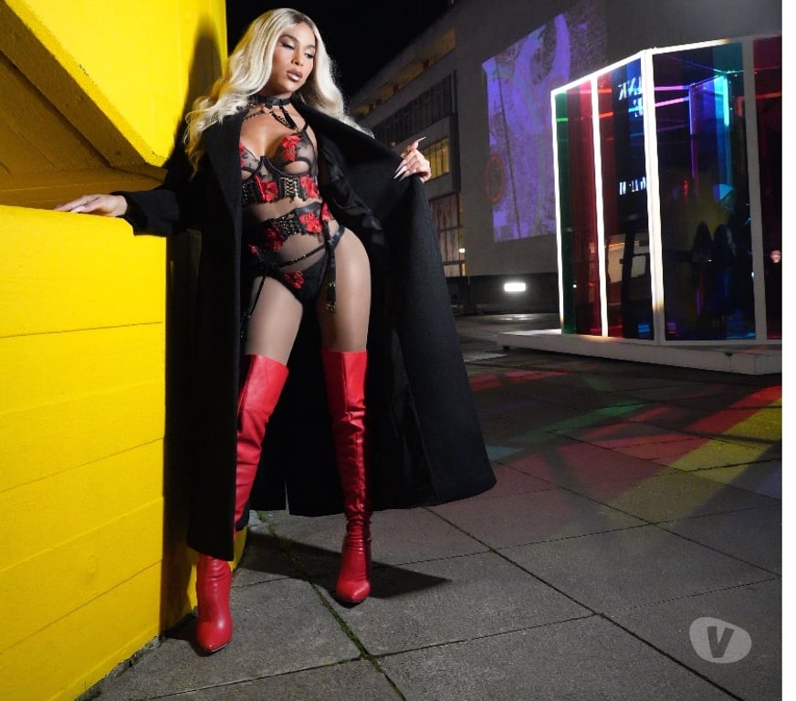 Trans Escorts Surrey Guildford - Photos for Izza Brazilian Ts