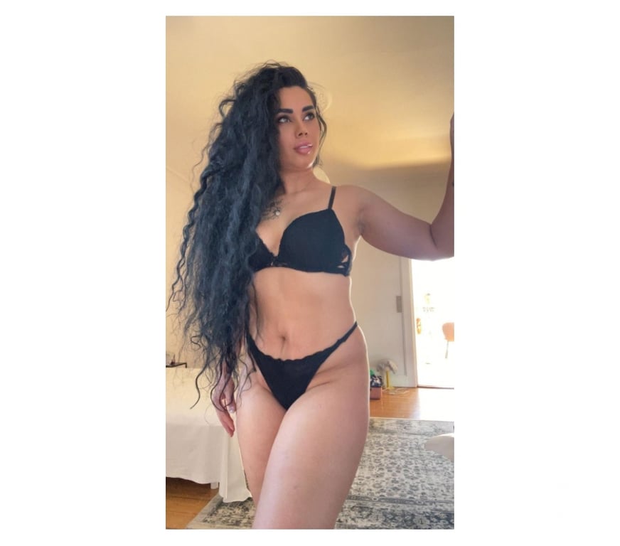 Escorts East London Stratford - East London - Photos for ✨DELICIOUS CURVY BODY✨PARTY AVAILABLE 🥂BEST OWO💋