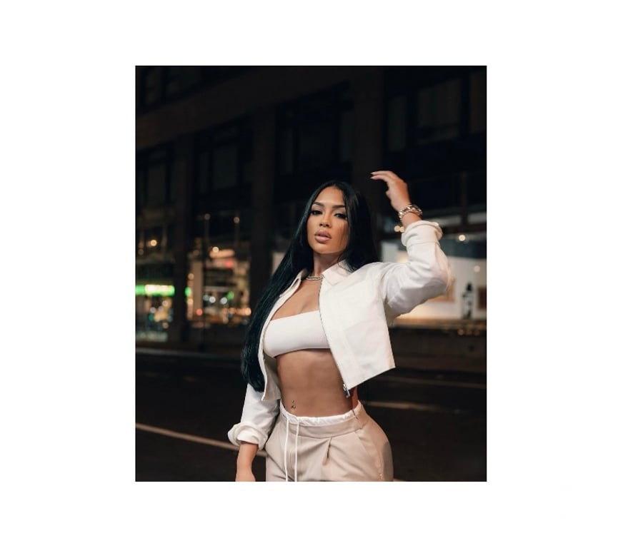 Escorts East London Canary Wharf Station - East London - Photos for MAY IN TOWN!! Canary wharf