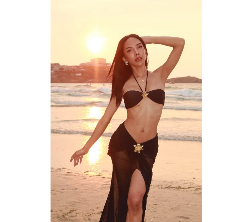 Escorts Kent Medway - Kent - Photos for Thai Model TS Emily