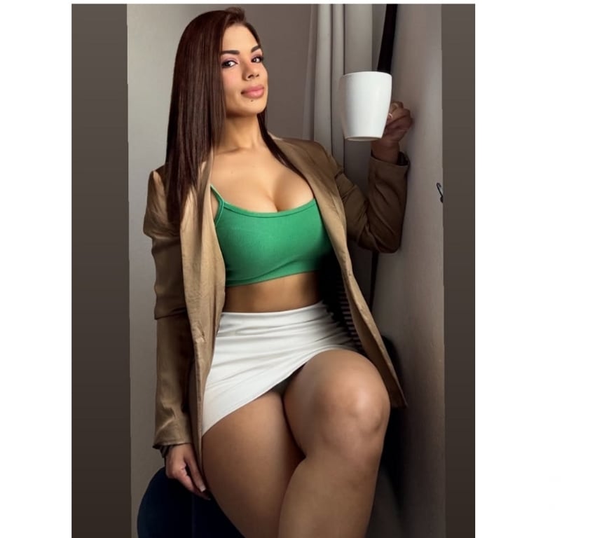 Escorts Essex Basildon - Photos for Curvy latina💋mature and fun🥳💋💋