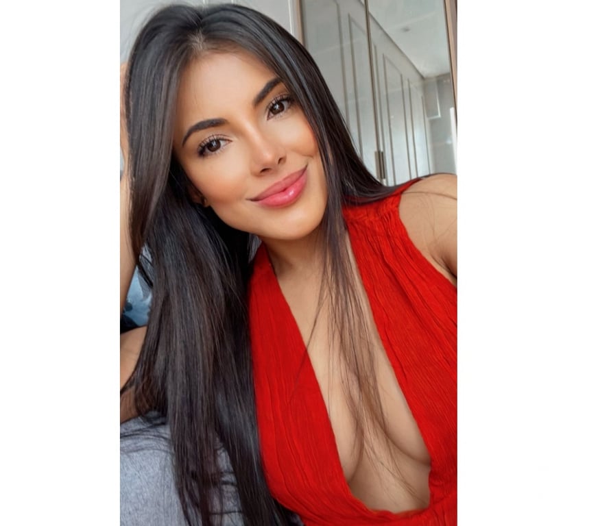 Escorts South West London Earl`s Court Station - South West London - Photos for 🌟 BRUNETTE EVA - PETITE - TANNED - GENUINE - 24 7 📲