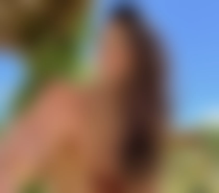 Selena 🩷 New girl in town😘 Party girl🍾🥂