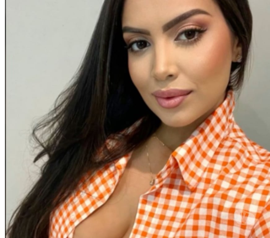 Escorts East London Canary Wharf - East London - Photos for 🖤 Latina Black Hair Glow ✨