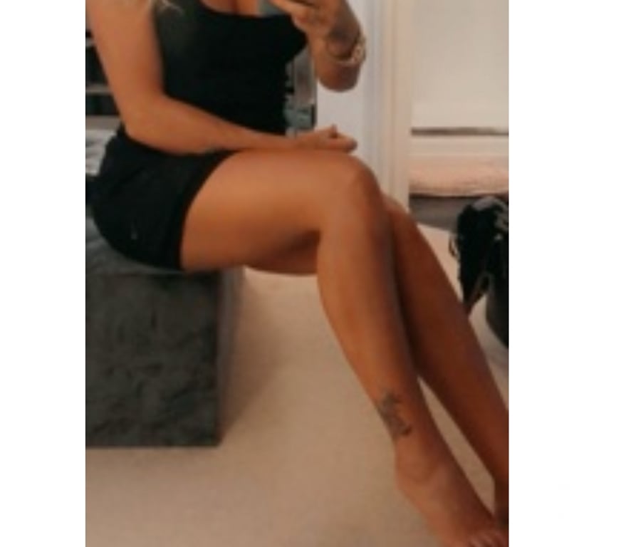 Escorts Windsor and Maidenhead Ascot - Windsor and Maidenhead - Photos for English Milf Emma - New Hottie on the block