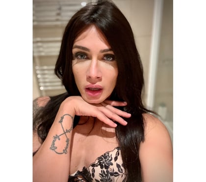 Trans Escorts Edinburgh Edinburgh - Photos for TS RAPHAELLA XXL HOT VISITING EDINBURGH THIS WEEK ONLY!