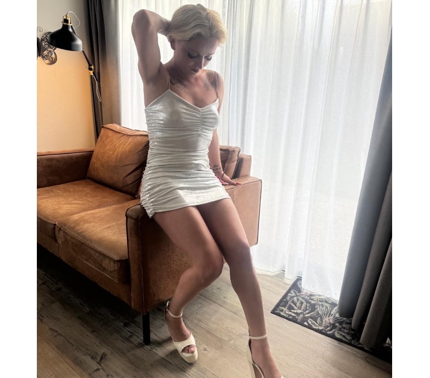 Escorts Romford Havering - Photos for KARLA .. 💋💯real pictures,outcall🌹Party Girl🎉