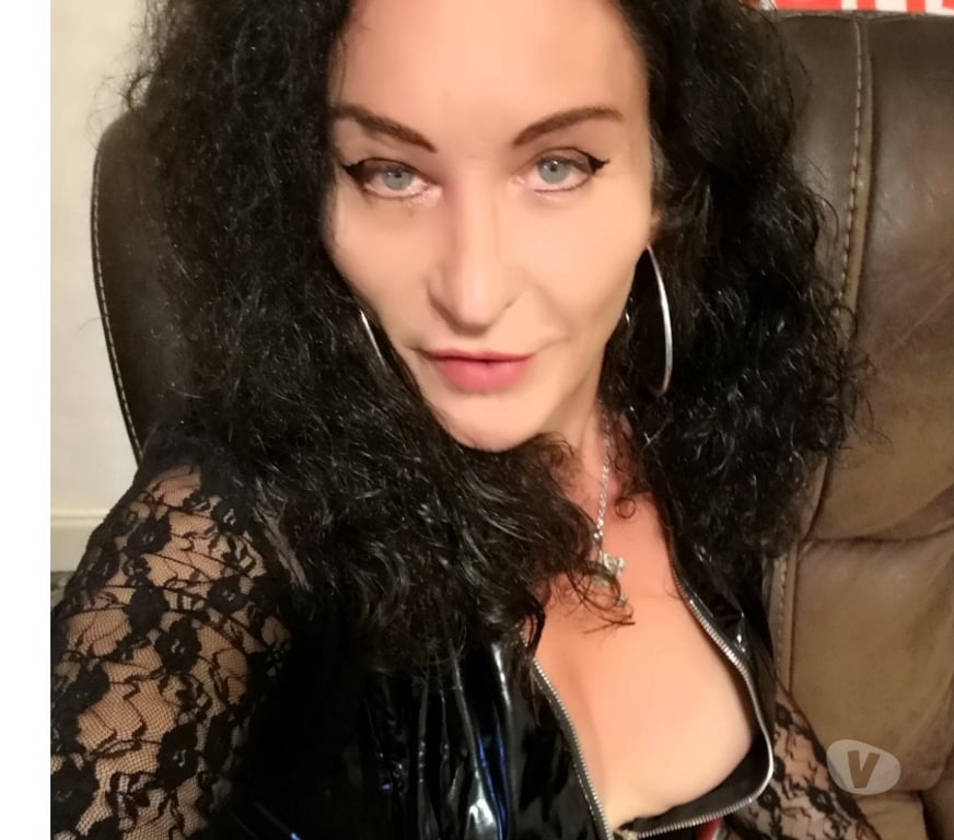 Trans Escorts Reading Reading Town Centre - Reading - Photos for English MatureTsCeline Real Boobs ,54 year old Trans