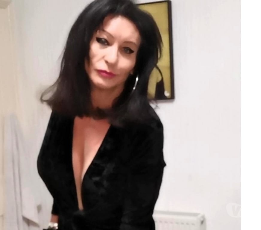 Trans Escorts Reading Reading Town Centre - Reading - Photos for English MatureTsCeline Real Boobs ,54 year old Trans