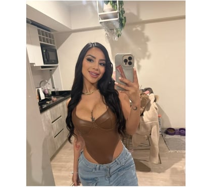 Escorts and Massages Woking Town Centre Woking - Photos for the new brunette in town Party Girls