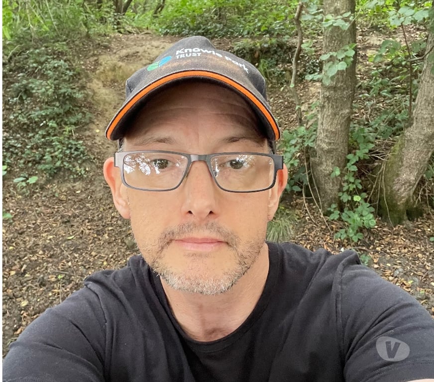 Local Swingers Surrey Waverley - Photos for A bi single guy is looking to experience and explore bi ways