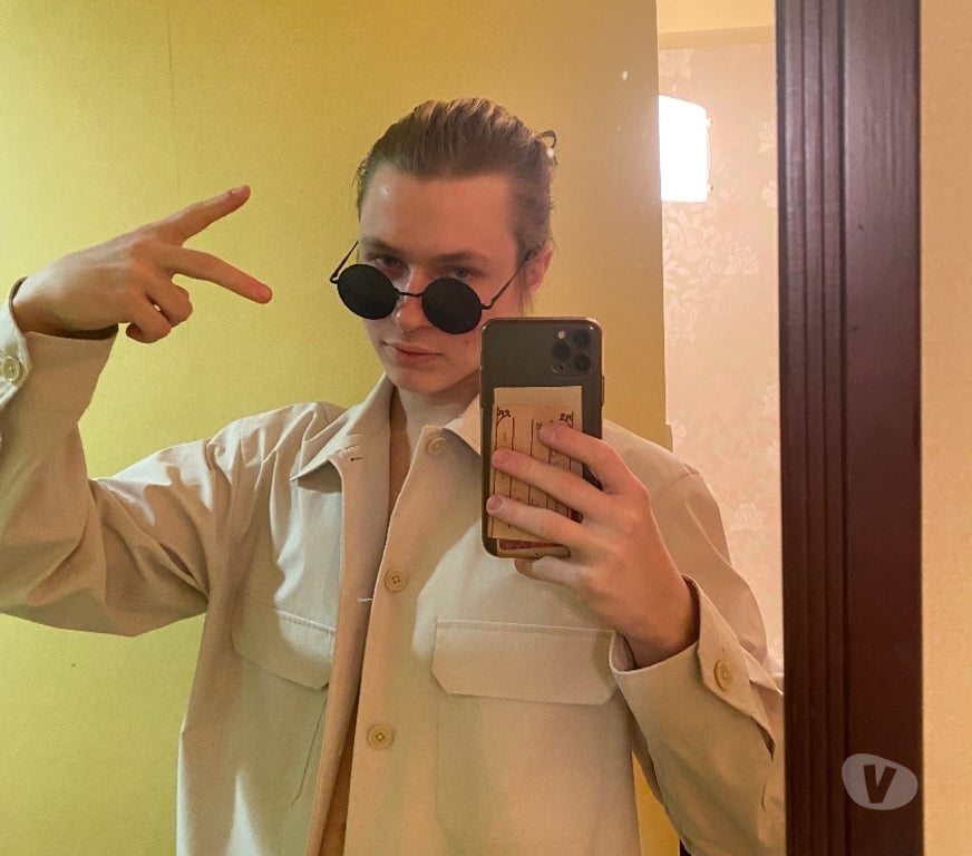 Escorts East London Havering - Photos for Bored seb looking for fun🤪