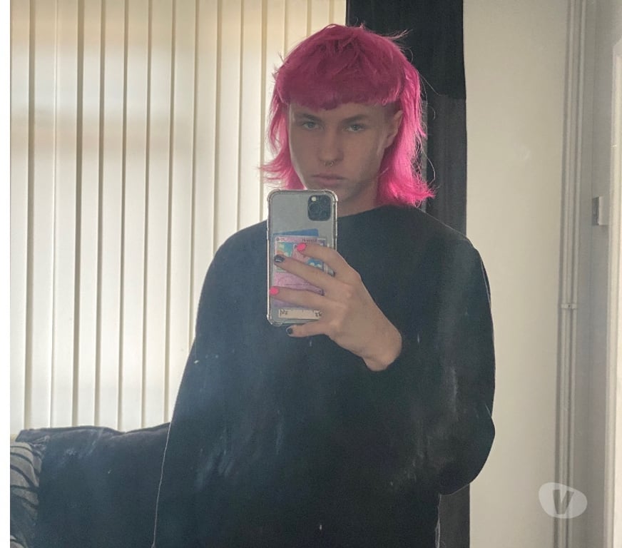 Escorts East London Havering - Photos for Bored seb looking for fun🤪