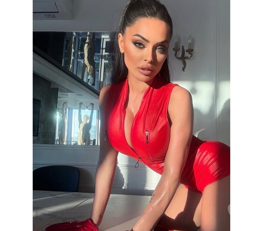 Escorts Cheshire West and Chester Chester - Cheshire West and Chester - Photos for STUNNING LISE💥EXCLUSIVE IN CHESTER💙italian girl