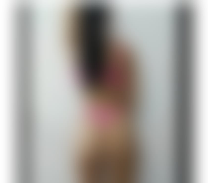 Sexy skiny brunette girl outcall only party girl x