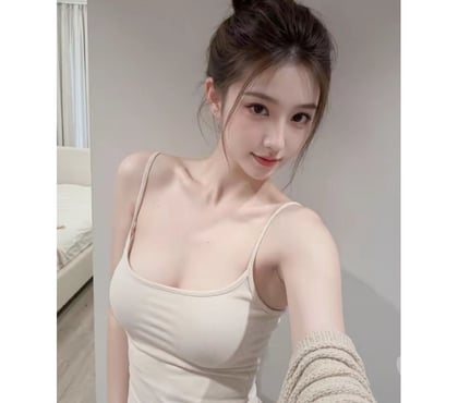 Escorts Elephant and Castle South East London - Photos for 07442334652✨ Quiet Bloom · Thoughtful & Private ✨(SE17)