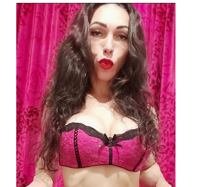Trans Escorts East London Redbridge - Photos for gonna to draw a heart on your back with my fire brush