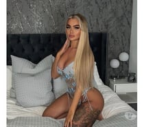 😘SEXY BLONDE PARTY GIRL😘OUTCALL ONLY