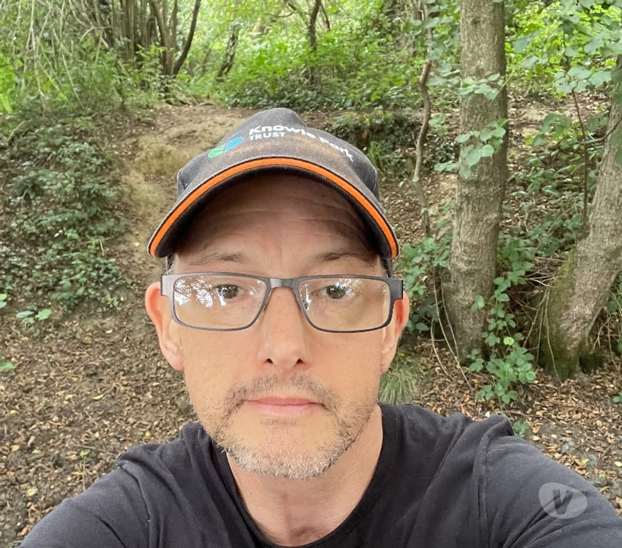 Local Swingers Surrey Waverley - Photos for A bi single guy is looking to experience and explore bi ways