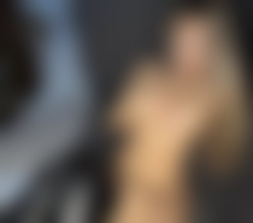 Escorts West Northamptonshire Northampton - West Northamptonshire - Photos for Hi guys I’m Evelin , new in town ,party ,no rush🍾❤️