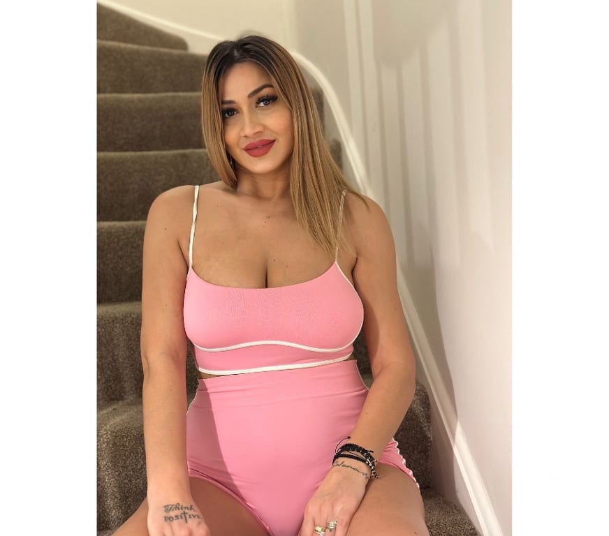 Escorts West Northamptonshire Northampton - West Northamptonshire - Photos for Hi guys I’m Evelin , new in town ,party ,no rush🍾❤️
