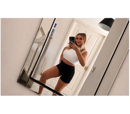 Escorts Northampton West Northamptonshire - Photos for Hi guys I’m Evelin , new in town ,party ,no rush🍾❤️