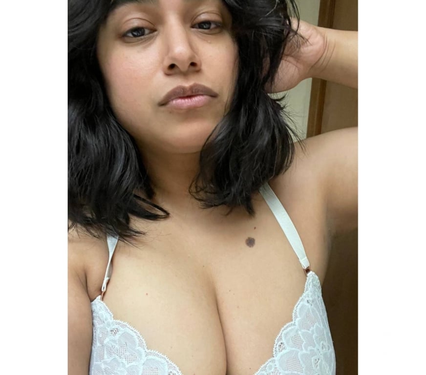 Escorts West London Paddington Station - West London - Photos for Friendly & Cutee Queen - Asian Very Hot Escort.