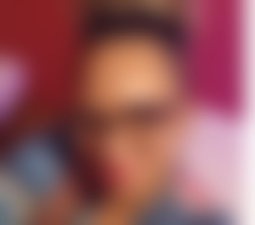 Sexi Simona back best servies