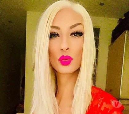 Transsexual Escorts London Heathrow Airport Hillingdon - Photos for London tour, available for a whole weekend