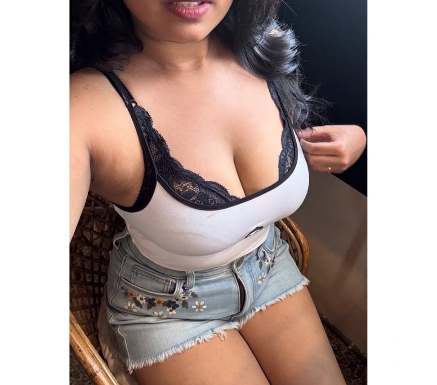 Escorts East London Redbridge - Photos for Aarti bady 🥰 now in your town