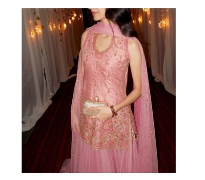 Adult Entertainment Knightsbridge Central London - Photos for PAKISTANI MUSLIM ONLY VOICE PHONE CHAT URDU ENGLISH