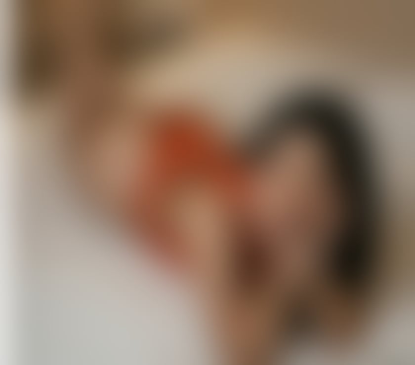 Escorts Slough Town Centre Slough - Photos for Mizna Punjabi girl in slough photo is reall video comfi