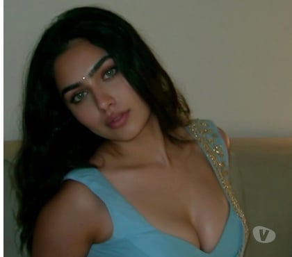 Escorts Slough Town Centre Slough - Photos for Party girl in slough good service no rush Pakistan girl