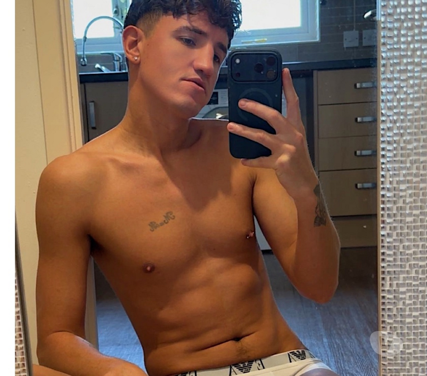  Gay massage Merthyr Tydfil - Wales Vaynor - Merthyr Tydfil - Photos for Foot Fetish Model