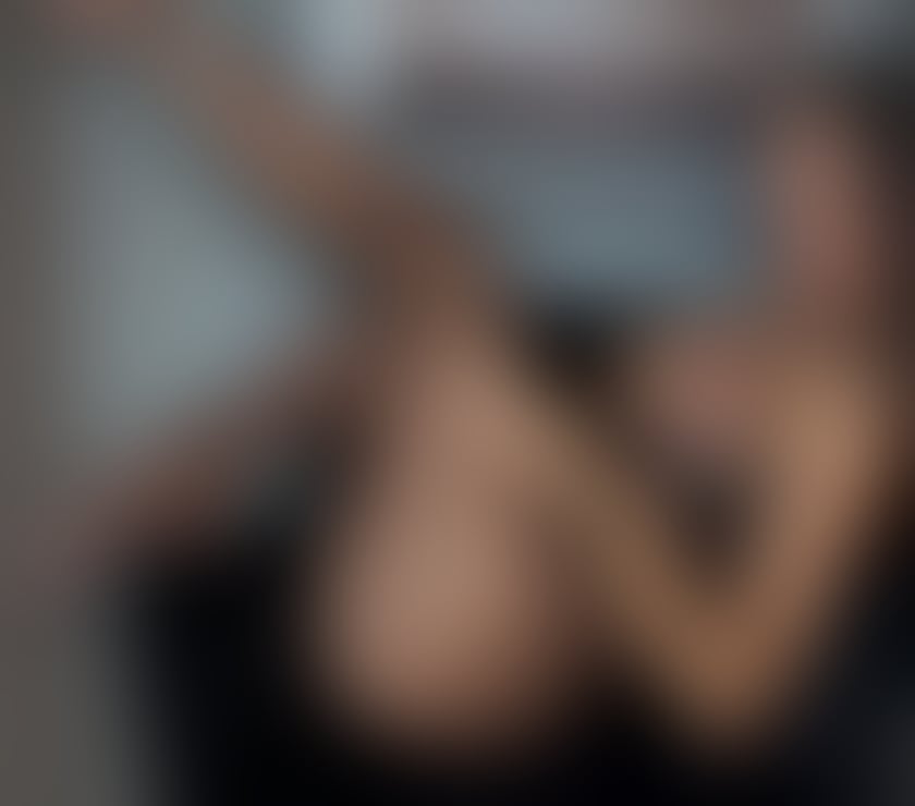 Sara 😘NEW HERE PARTY GIRL🥰🍾🥂