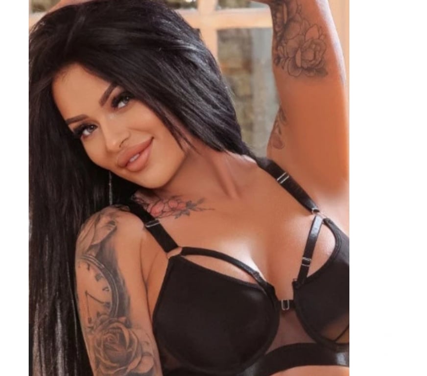 Escorts Belfast Belfast City Centre (South) - Belfast - Photos for Carla NEW BRUNETTE PARTY