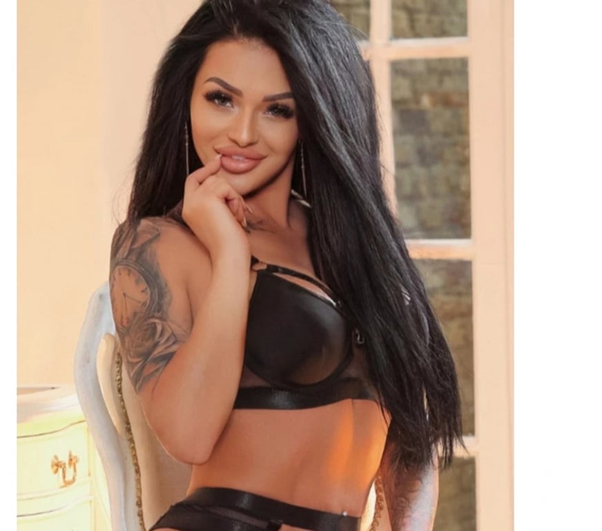 Escorts Belfast Belfast City Centre (South) - Belfast - Photos for Carla NEW BRUNETTE PARTY