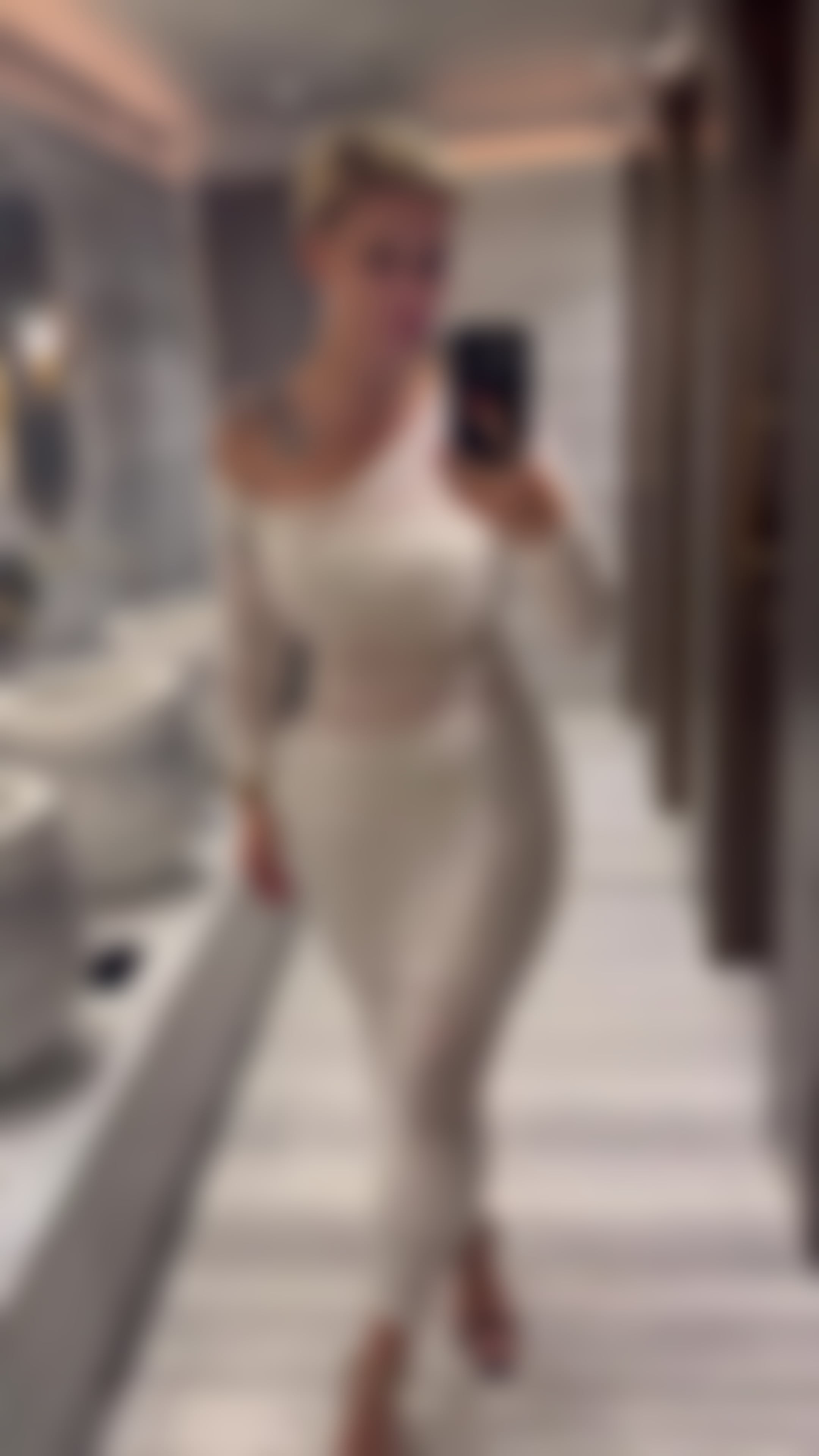 Escorts East London Mile End Station - East London - 