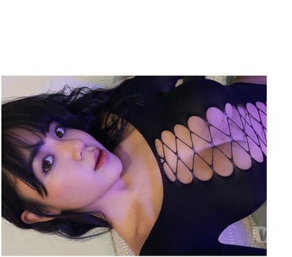 Photos for Lily ♥︎ NEW IN TOWN ♥︎ Party girl