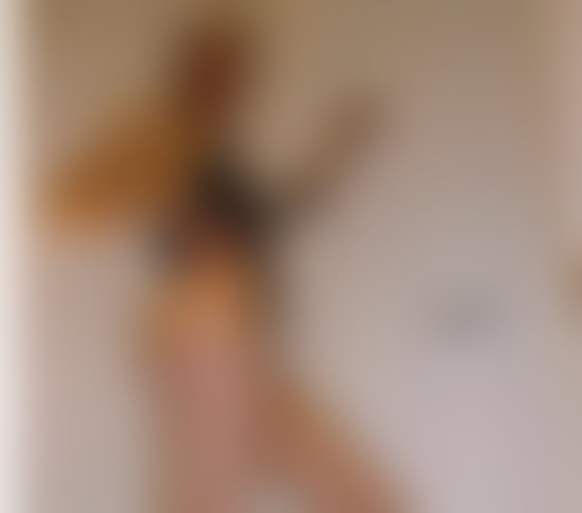 Escorts West Sussex Crawley - Photos for Relaxing and Revitalising Massage by English Sadie!