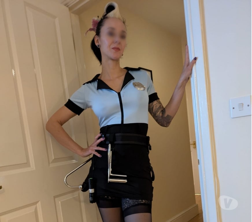 Escorts West Sussex Crawley - Photos for Relaxing and Revitalising Massage by English Sadie!