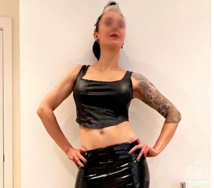 Escorts West Sussex Crawley - Photos for Relaxing and Revitalising Massage by English Sadie!