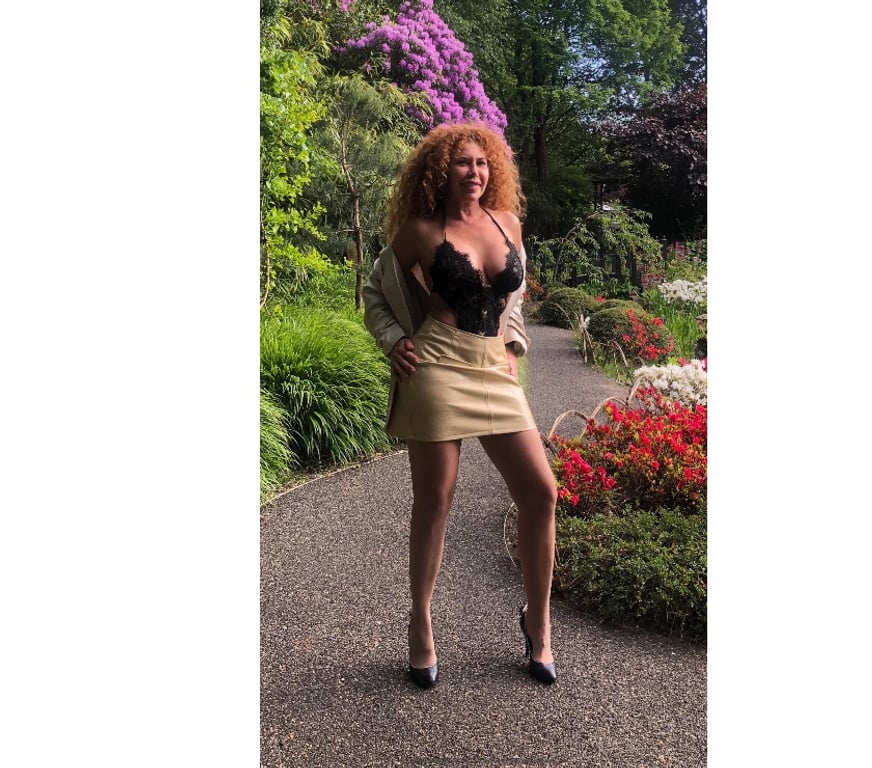 Escorts East London Stratford - DLR Station - East London - Photos for EVE DOMINATRIX SECRETARY PARTY🇪🇸🍾♥️