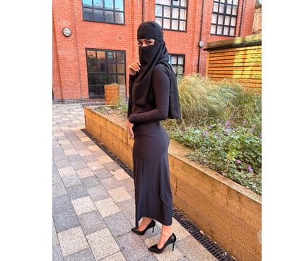 Photos for Rania Queen whatsapp only +447424961794