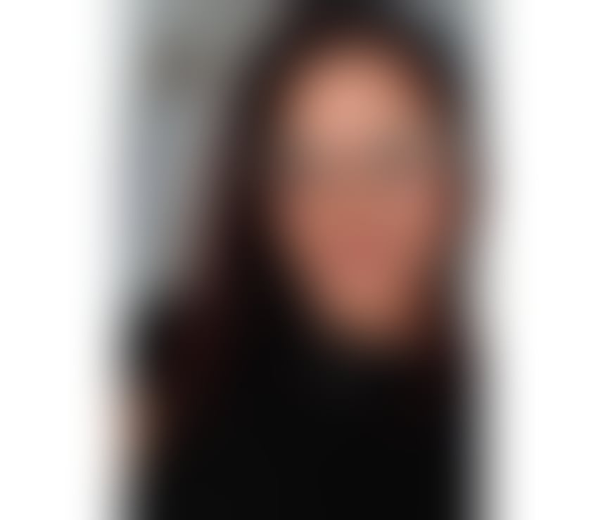 Brunette with a big butt 🍑🔥