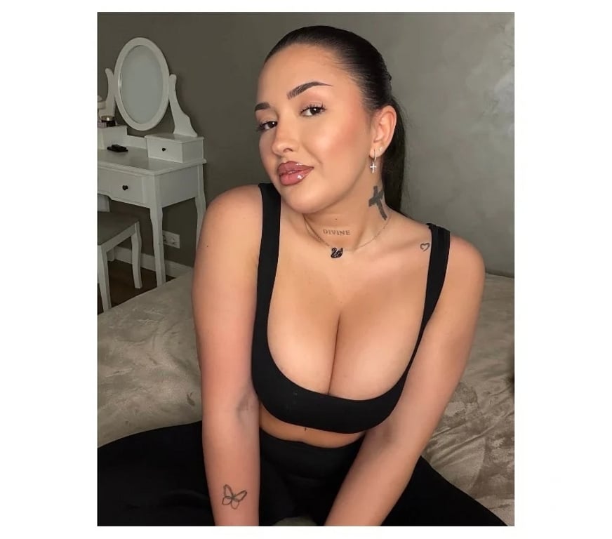 Escorts West London Hillingdon - Photos for Relax massage at your house