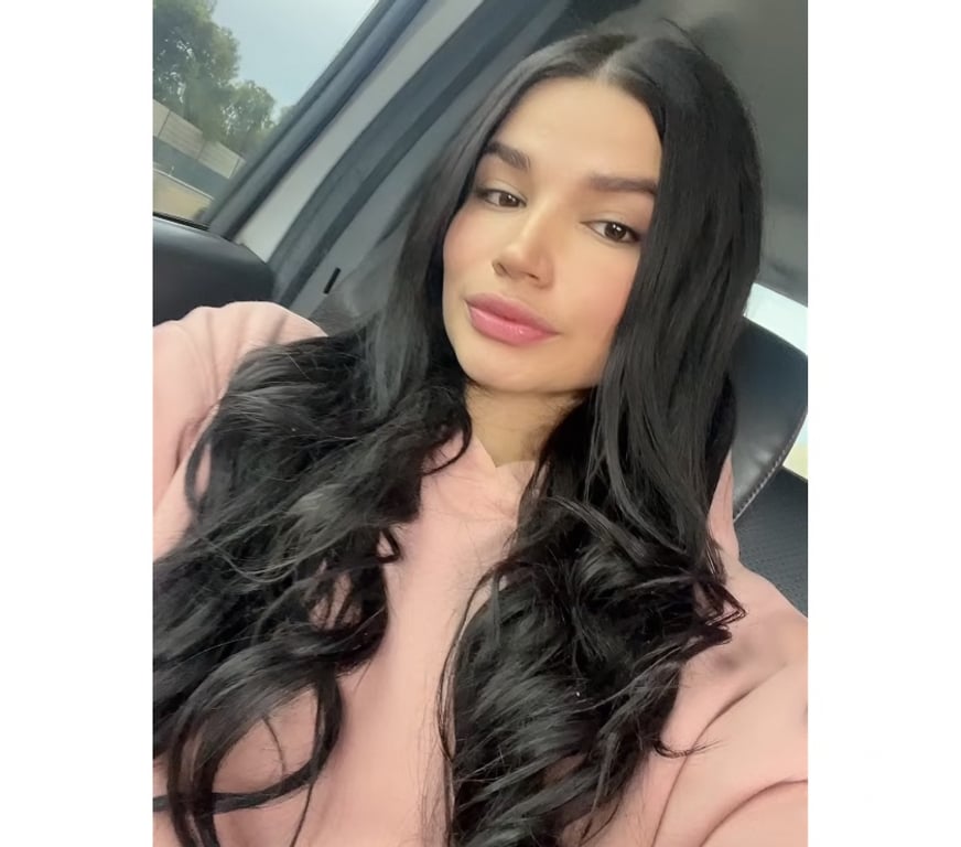 Escorts Surrey Woking - Photos for SOFÍA SWEET COLOMBIAN