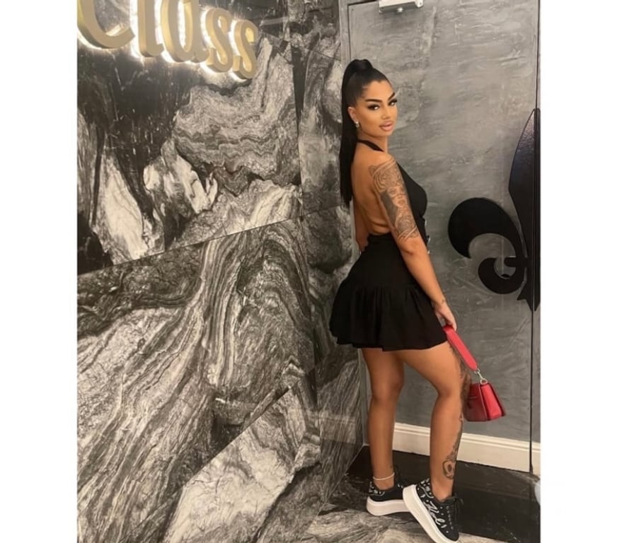 Escorts West Sussex Horsham - Photos for 🫦PARTY GIRL🥳OUTCALL🩷🩷NEW GIRL🩷