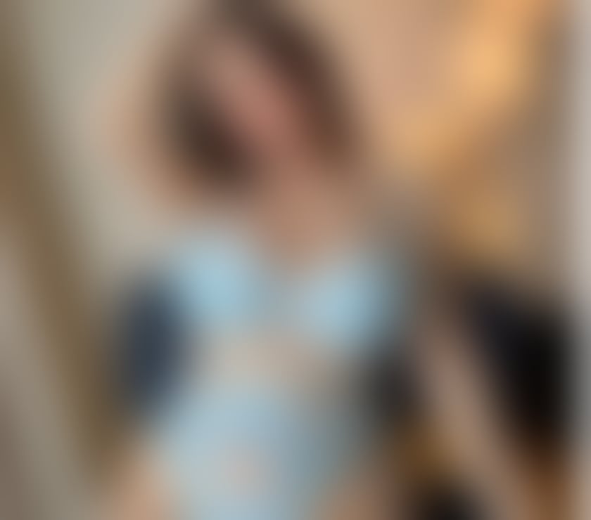 New hot girl in town